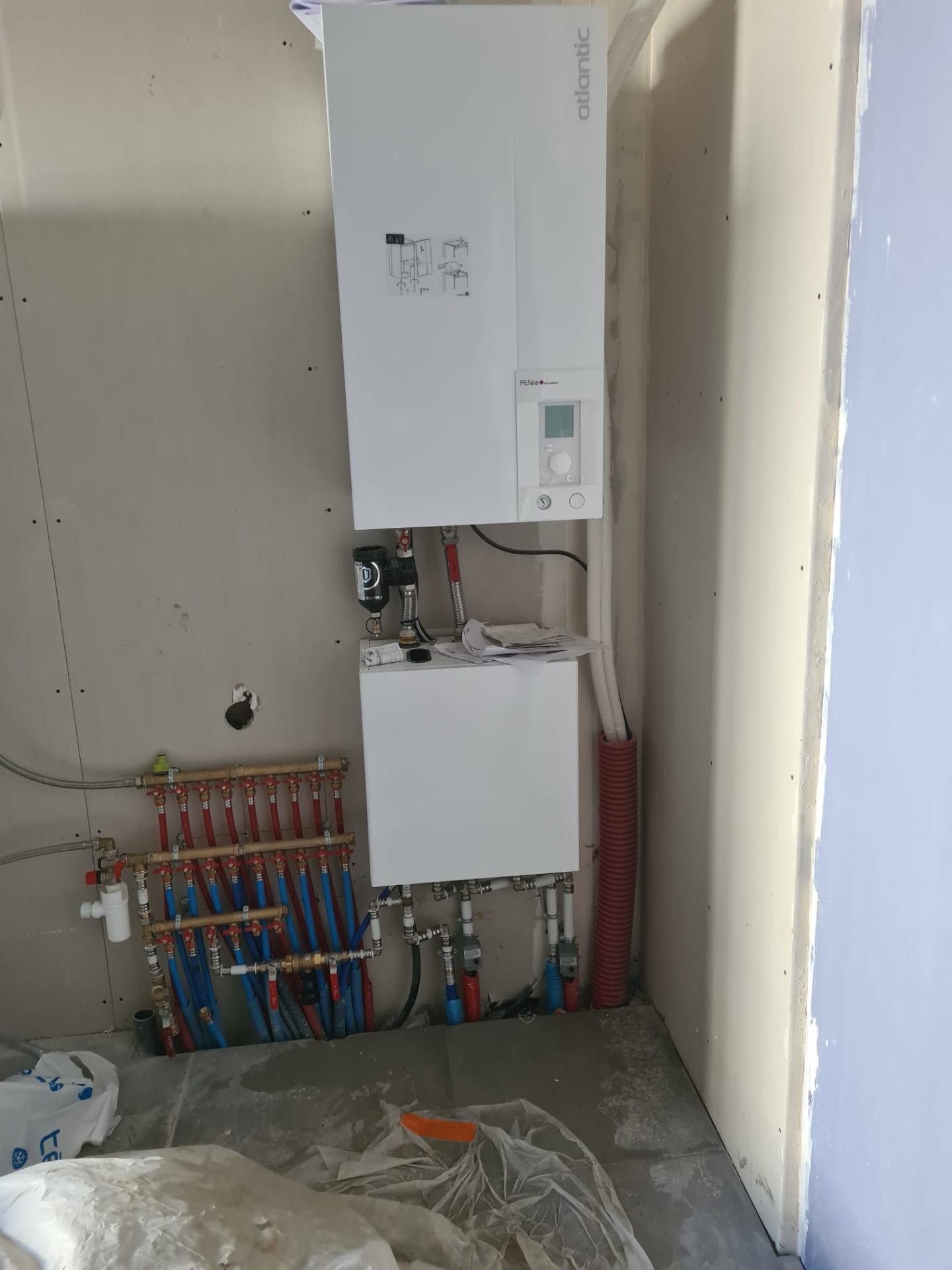 Chaufferie PAC Atlantic Alféa Extensa — module hydraulique et nourrices PER